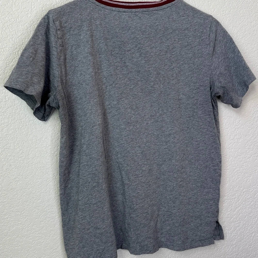 Old Navy Short Sleeve T Shirt Gray and Maroon Red size Medium - Picture 7 of 8